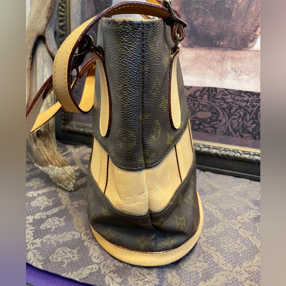 Authentic Vintage Louis Vuitton Bucket PM - Picture 4 of 16